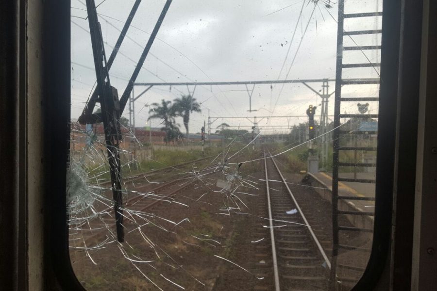 METRORAIL TRAIN HIJACKED BY COMMUTERS