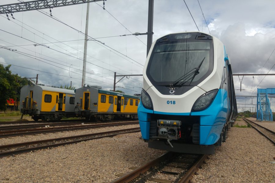 INJURED TRAIN DRIVER HAD TO WAIT MORE THAN AN HOUR TO BE RESCUED